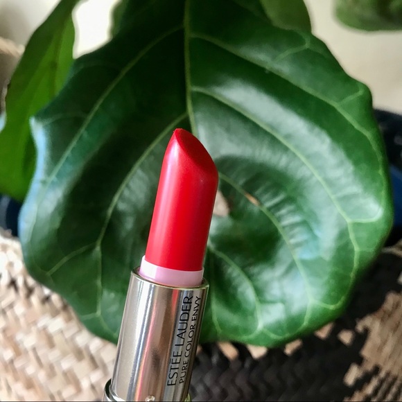 Estee Lauder Uninhibited Lipstick .12oz - Picture 6 of 6
